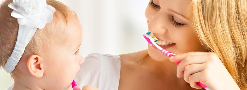 Как научить детей чистить зубы